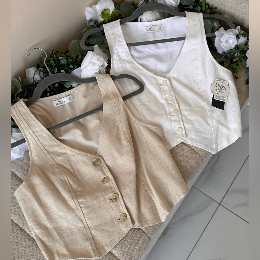 Hollister Linen-Blend Button Crop Top in White and Natural